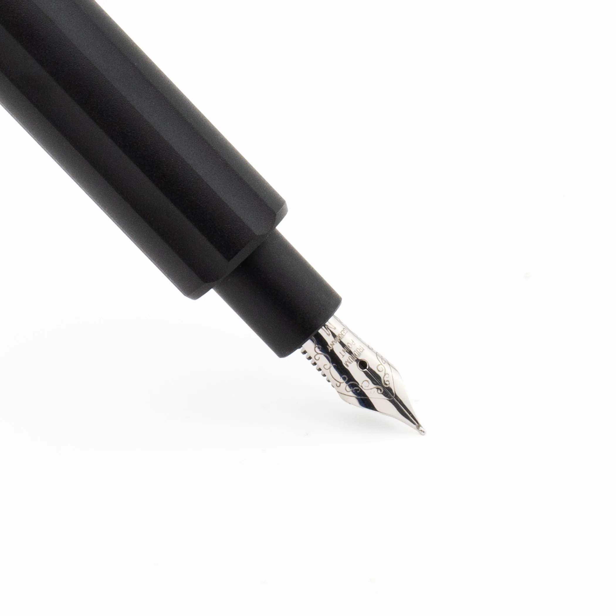 Monteverde Axis Fountain Pen Black - Image 8