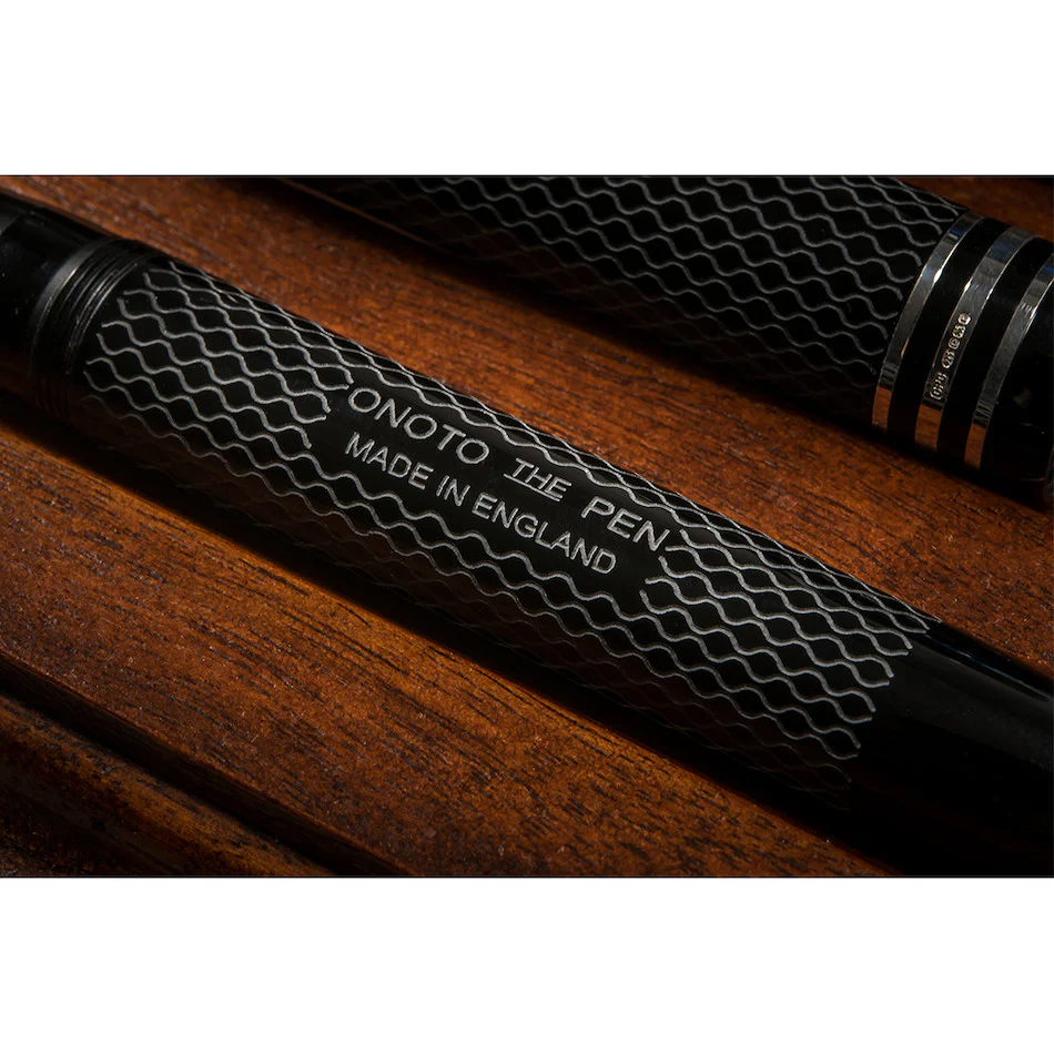 Onoto Magna Classic Fountain Pen Black Chased - Image 3