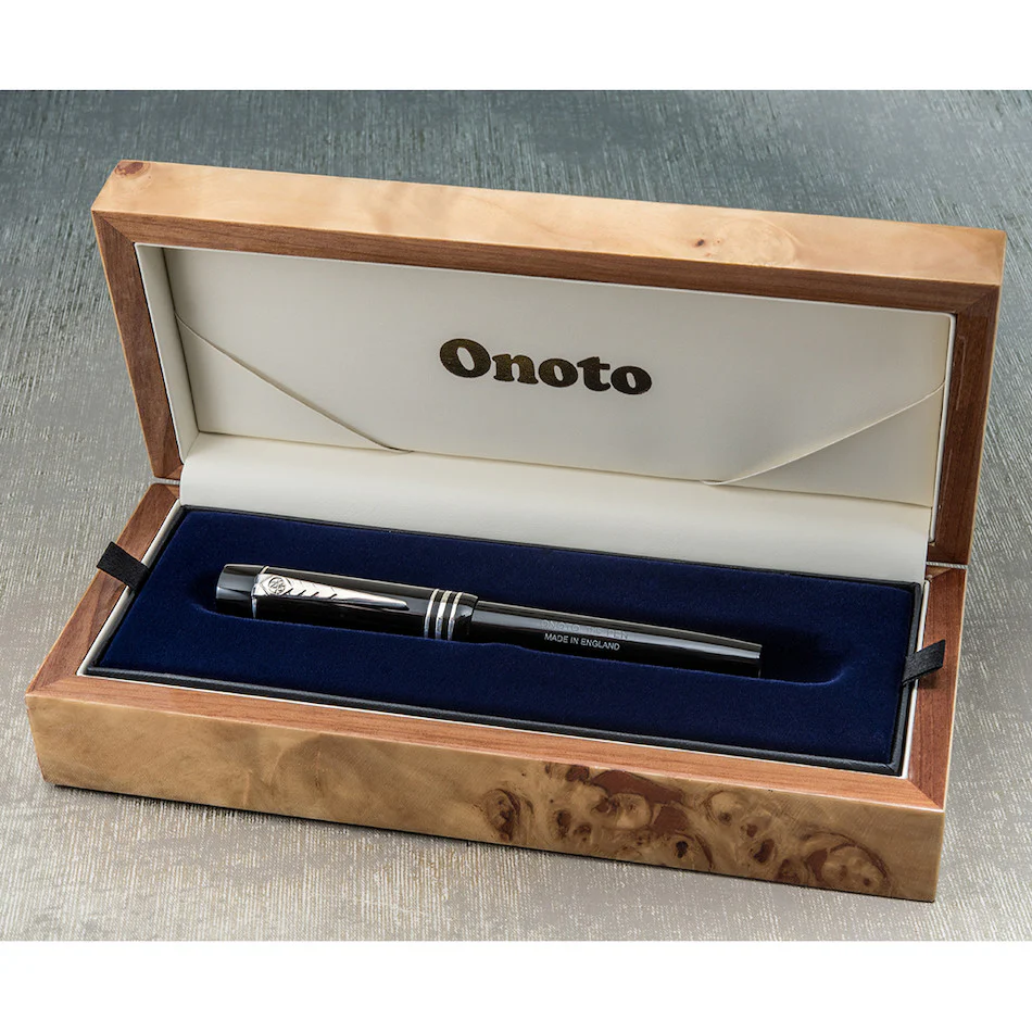 Onoto Magna Classic Fountain Pen Black Plain - Image 6