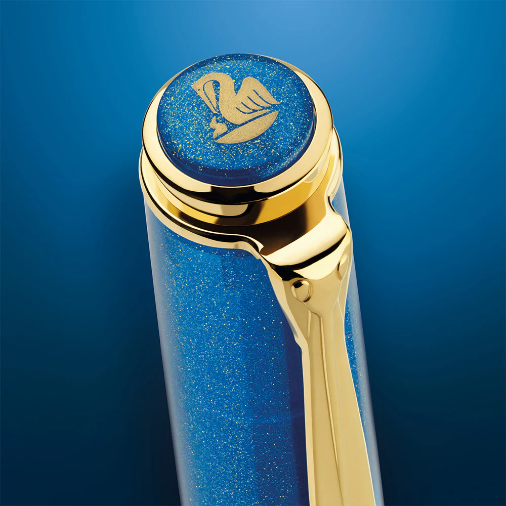 Pelikan Classic M200 Fountain Pen Golden Lapis - Image 2