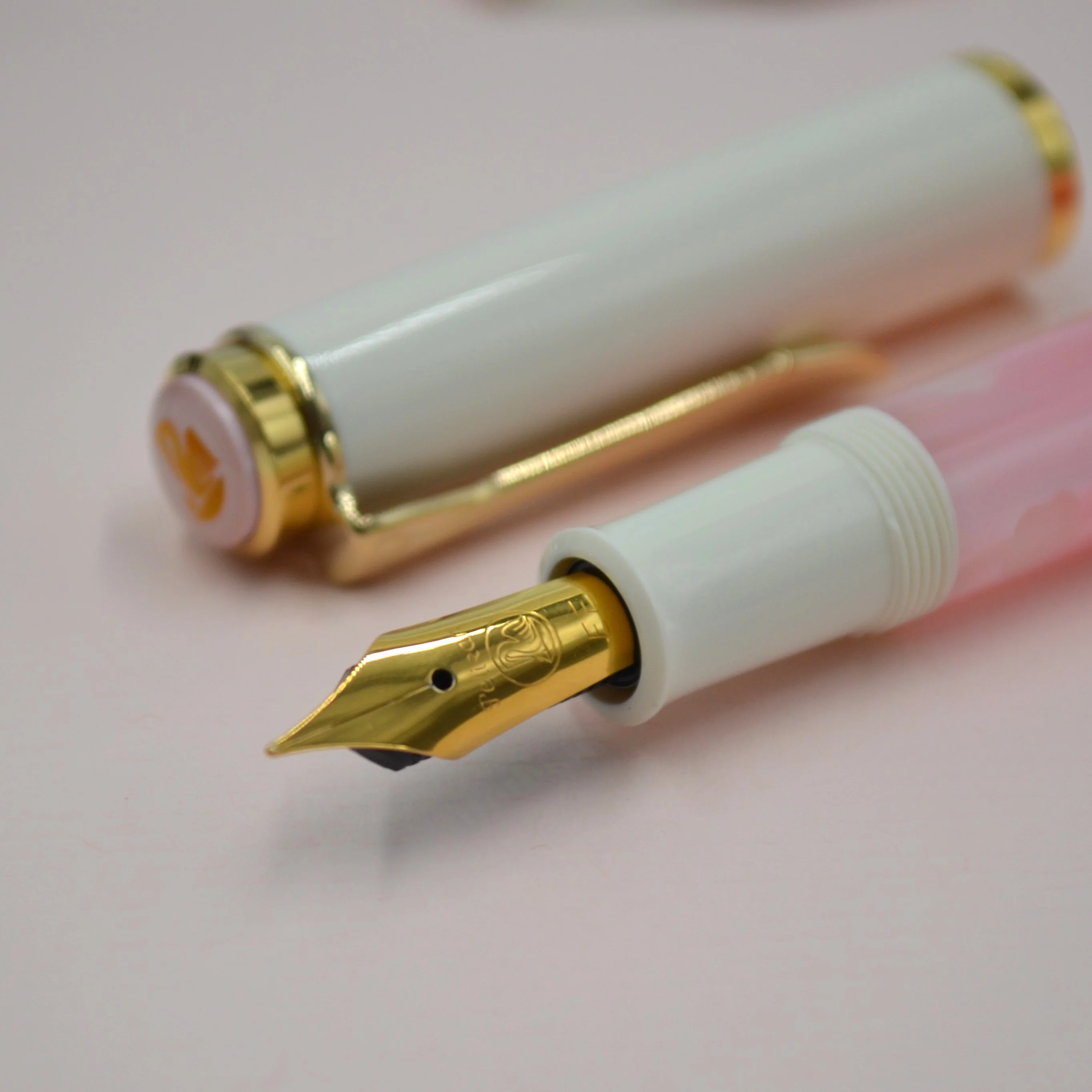 Pelikan Classic M200 Special Edition Fountain Pen Cherry Blossom - Image 5