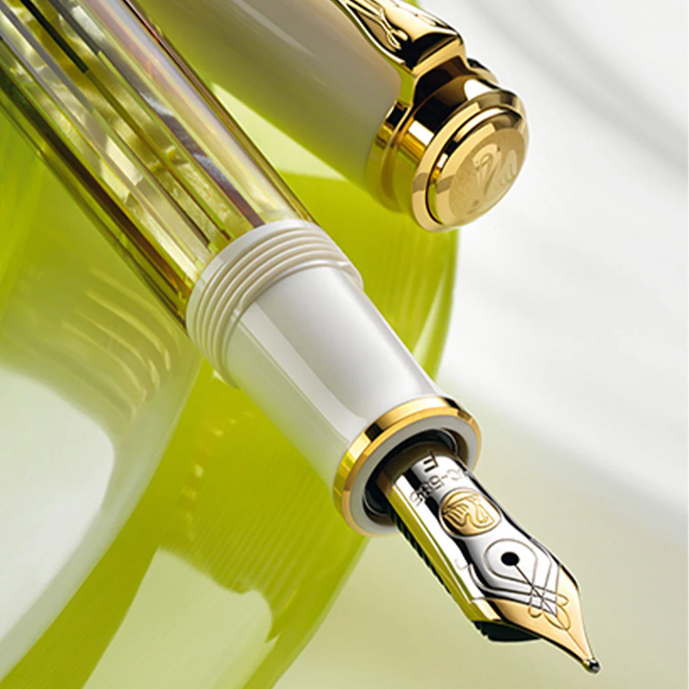 Pelikan Souveran M400 Fountain Pen Tortoiseshell White - Image 2