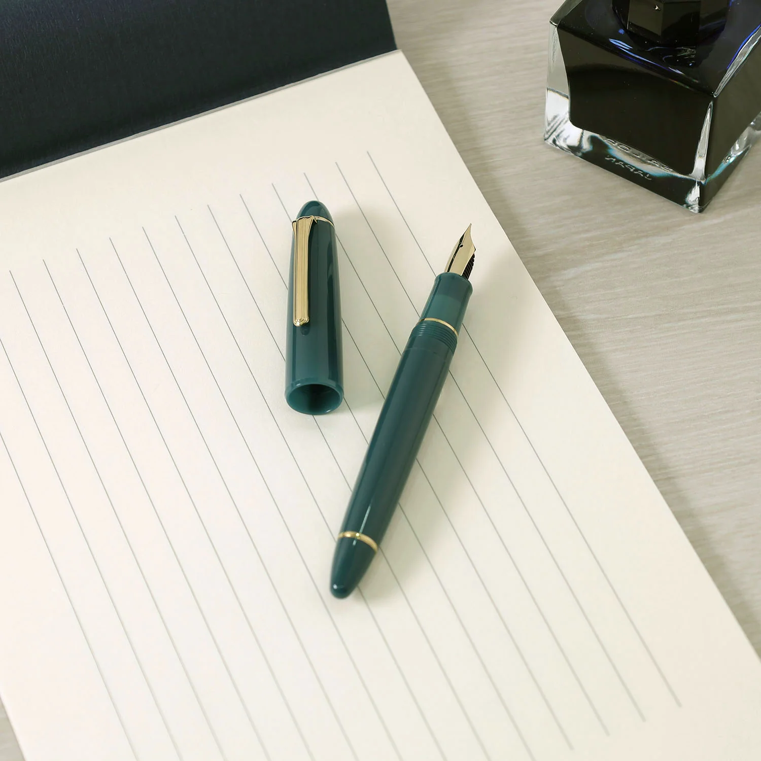 Sailor 1911 Large Casual Fountain Pen Muted Green with Gold Trim Steel Nib - Image 3