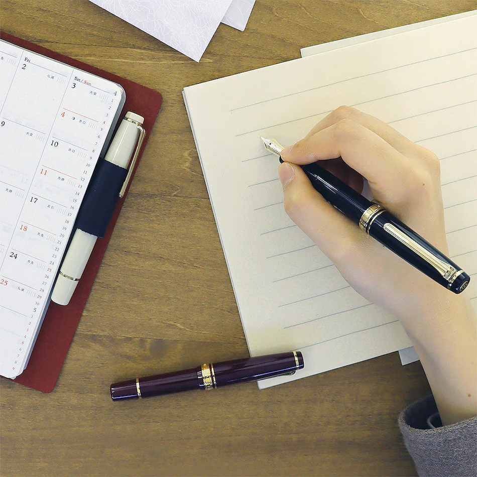 Sailor Professional Gear Slim (Sapporo) Mini Fountain Pen Maroon - Image 3