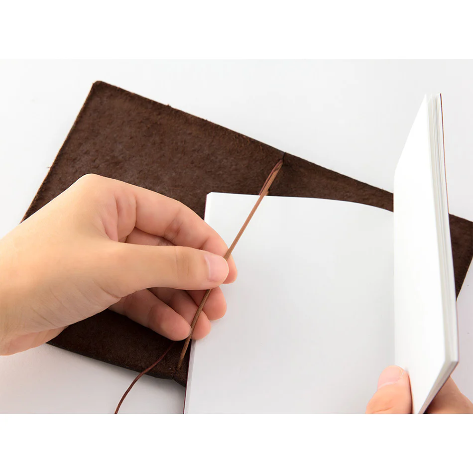 TRAVELER'S COMPANY Traveler's Notebook Leather Passport Size Brown - Image 3